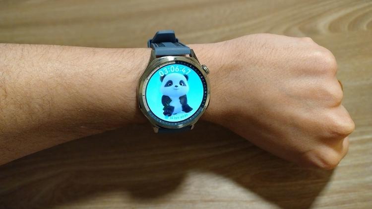 Pandinha na tela do Huawei Watch GT 5 mostra como está humor do usuário