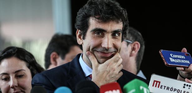 Fake news causam instabilidade no mercado, mas não explicam avanço do dólar