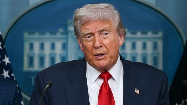 Trump disse que Brasil é um parceiro "horrível" e que tenta provocar a "execução política" de Bolsonaro. Lula afirma manter a disposição de negociar, mas de olho em novos parceiros.