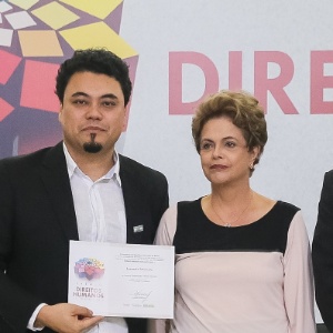 Sakamoto (à esq.) recebeu o prêmio em uma cerimônia do Palácio do Planalto - Roberto Stuckert Filho/Presidência da República