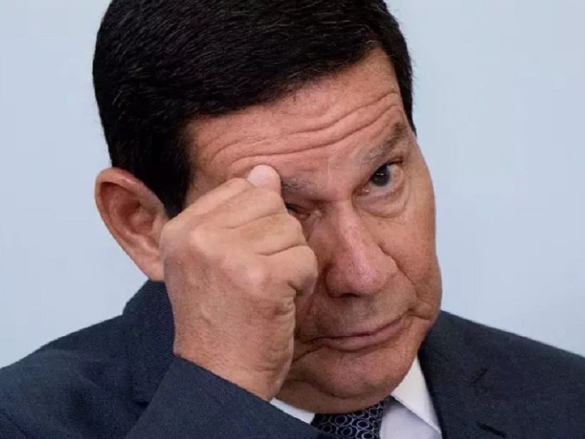 'Nenhum país vem causando tanto mal a si mesmo como o Brasil', diz Mourão