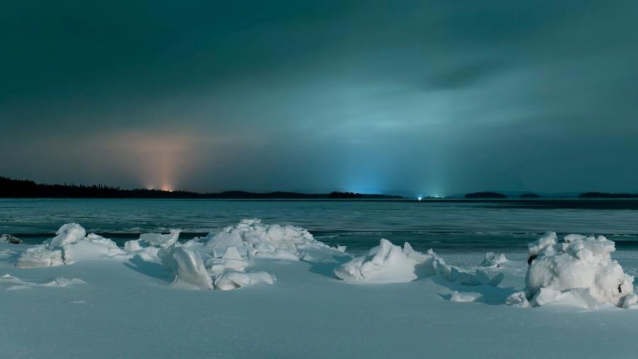 Cientista passeava na costa do Mar Branco quando viu a neve brilhar - Reprodução/Facebook/Alexander Semenov