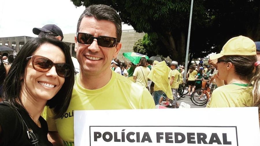 Erasmo Júnior e Marília Alencar, delegados da PF, em dia de protesto contra Dilma Rousseff, em 2016 - Reprodução/Facebook