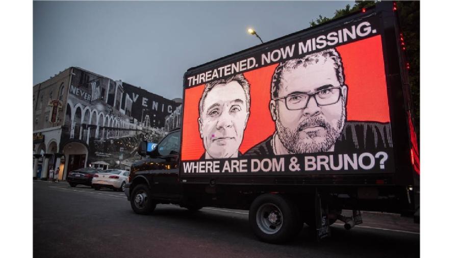 Caminhão circula em Los Angeles com telão que traz imagem de Dom e Bruno - Divulgação