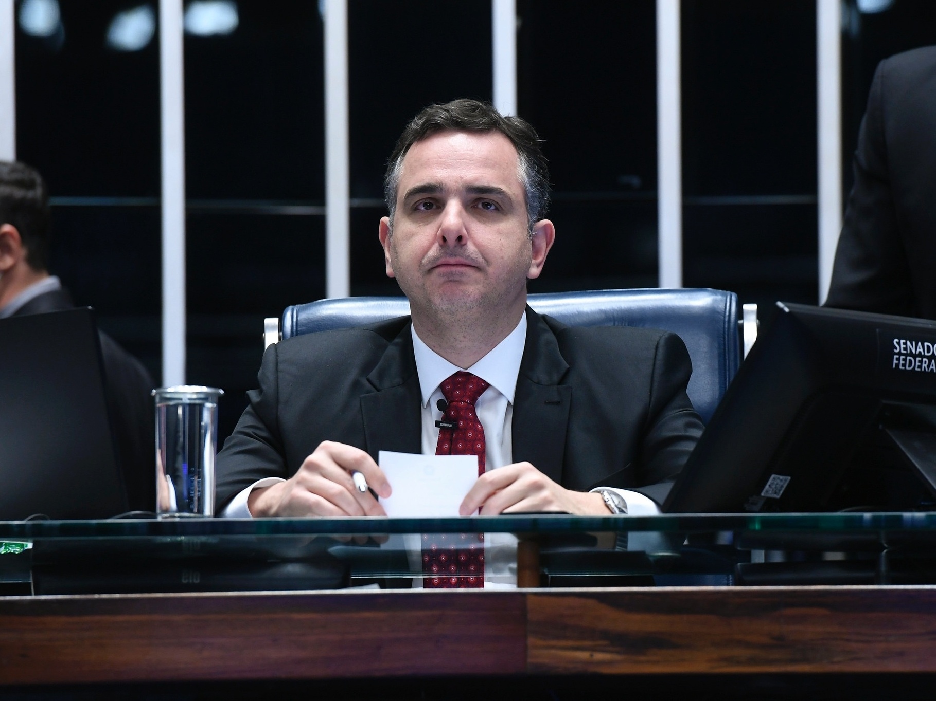 Senado adia PEC que recria penduricalho a juízes por tempo de serviço