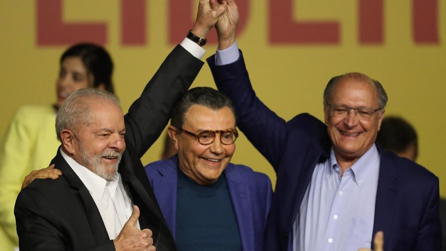 Lula, Siqueira e Alckmin na convenção do PSB que aprovou a coligação com PT, em Brasília - WILTON JUNIOR/ESTADÃO CONTEÚDO