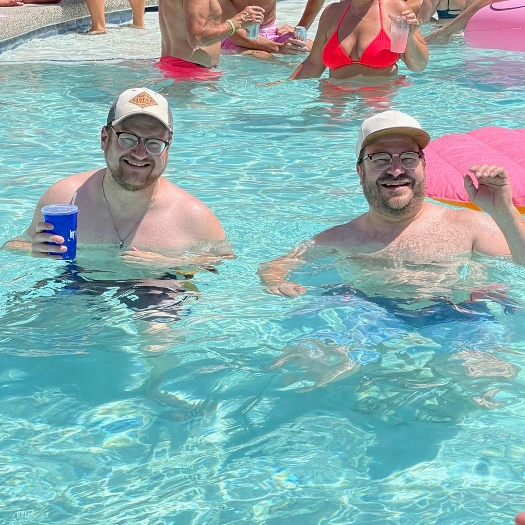 Fotos de homens na piscina