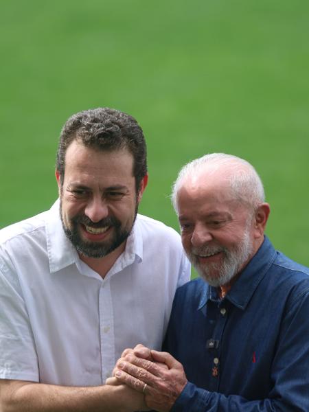 Boulos e Lula (PT) em visita ao estádio do Corinthians, em São Paulo