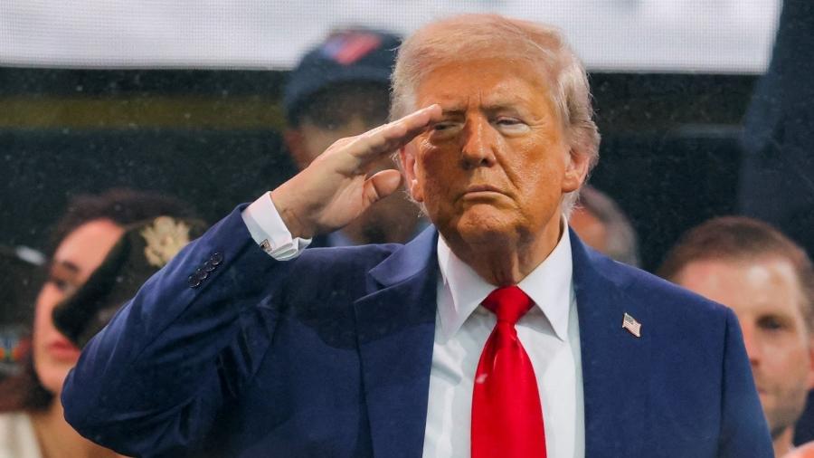 Trump em desfile militar Trump em desfile militar