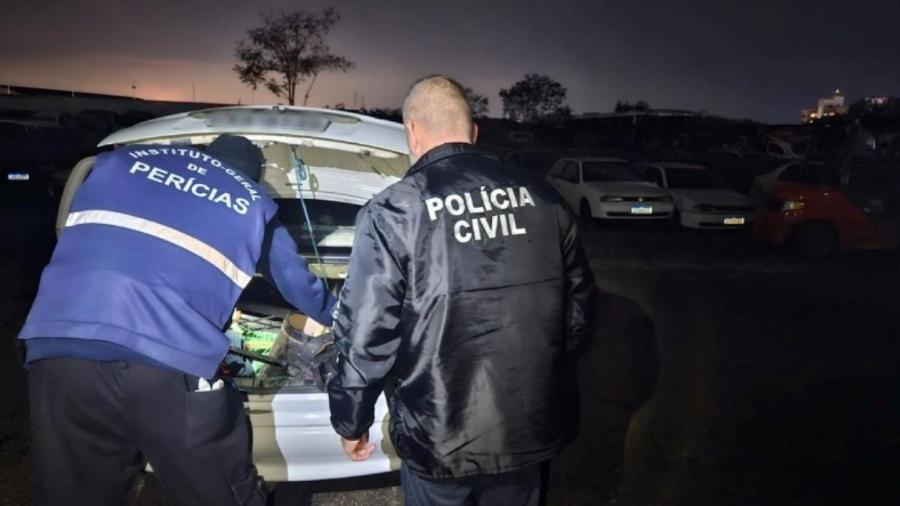 Imagens da época da investigação mostram policiais na área em que os corpos de Kauany, Miguel e Ariel foram encontrados Imagens da época da investigação mostram policiais na área em que os corpos de Kauany, Miguel e Ariel foram encontrados