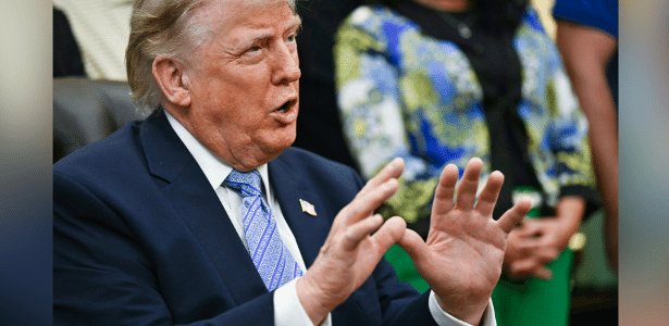 Trump diz que não há pressa e mantém bloqueio naval
