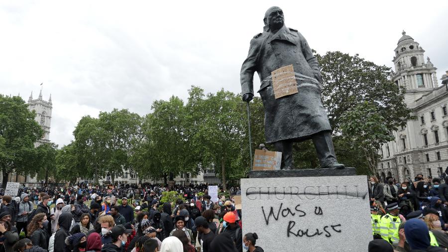 "Não podemos tentar editar ou censurar nosso passado", disse Boris Johnson - Isabel Infantes/AFP