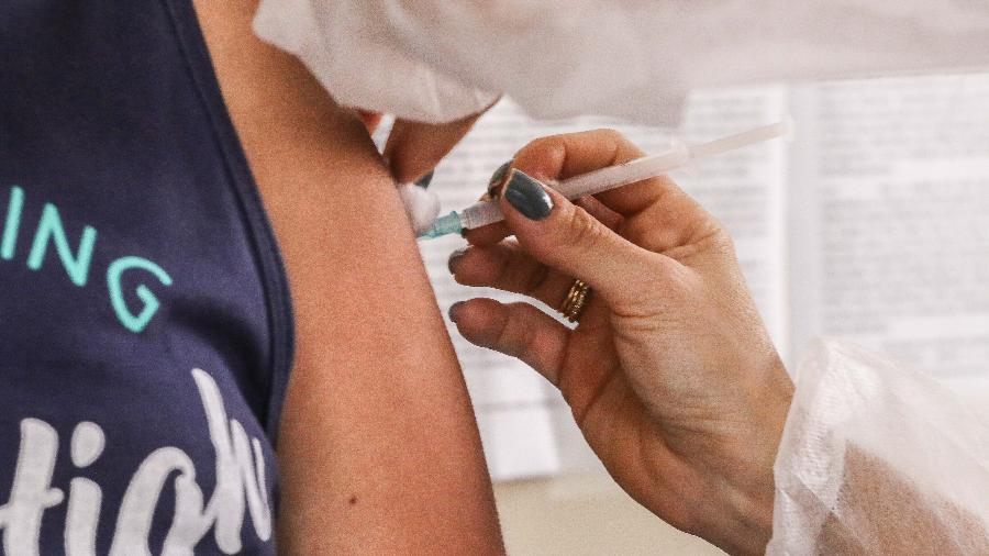 Mais de 167 milhões de brasileiros completaram a vacinação contra a covid-19 - JUAN DIAZ/ISHOOT/ESTADÃO CONTEÚDO