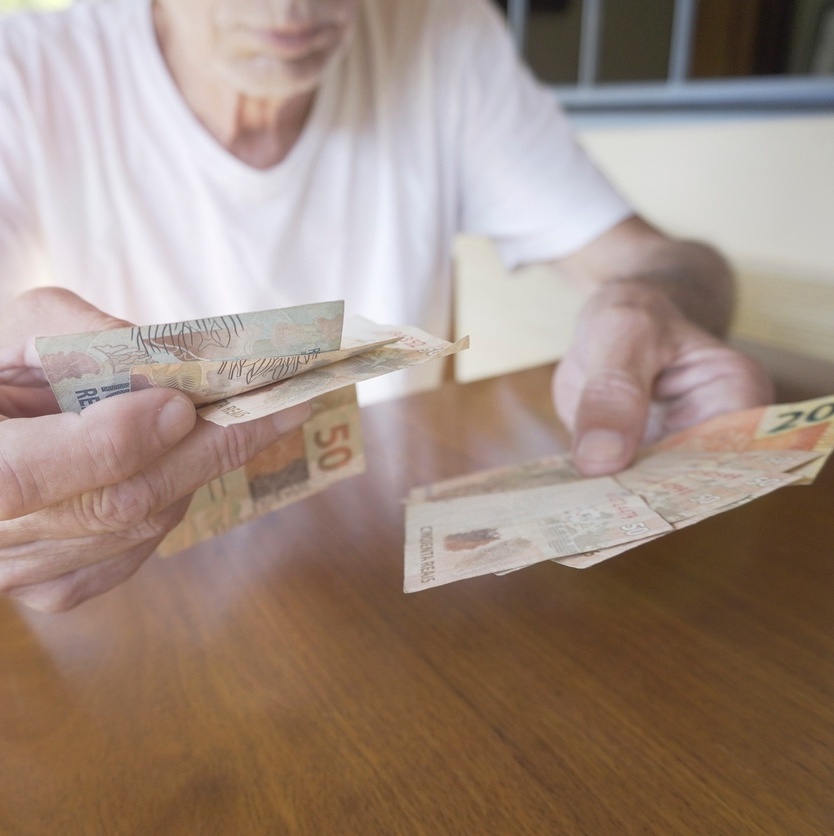 Novo limite de juros do consignado do INSS começa a valer hoje