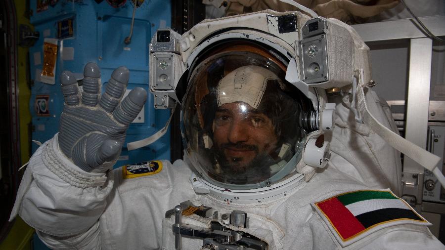 Astronauta Sultan AlNeyadi em preparação para caminhada espacial; ele é o primeiro árabe a sair da Estação Espacial Internacional para uma missão - Reprodução/Twitter/Astro_Alneyadi