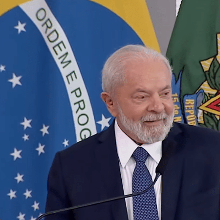 Lula recebeu alta na tarde deste domingo e fará home office nas próximas semanas