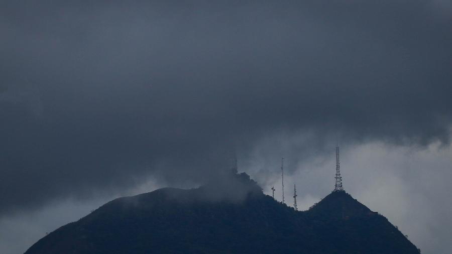 Vista parcial do Pico do Jaraguá, zona oeste de São Paulo