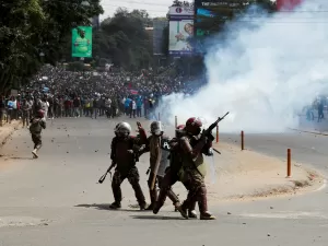Manifestantes tentam invadir Parlamento do Quênia; pelo menos cinco morreram