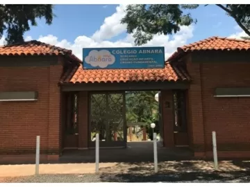 Diretora de escola onde crianças teriam sido agredidas é presa em MG