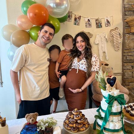 Daniel ao lado dos filhos e da esposa Bruna, quando estava grávida do terceiro. Daniel ao lado dos filhos e da esposa Bruna, quando estava grávida do terceiro.