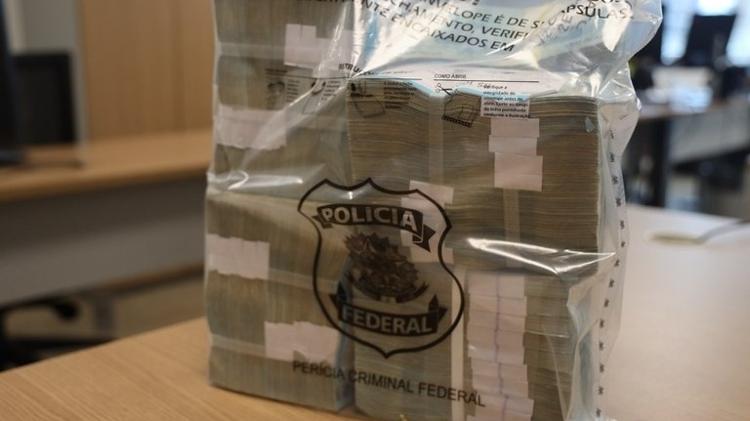 Dinheiro apreendido pela PF durante operação contra deputados do PL e assessores