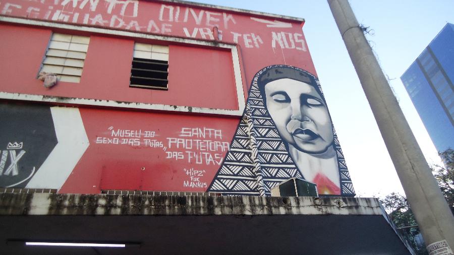 Prédio na região da rua Guaicurus faz referência do Museu do Sexo das Putas, em Belo Horizonte - Carlos Eduardo Cherem/UOL