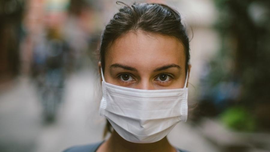 Cientistas mantêm ceticismo em relação à eficácia do uso de máscaras para evitar a propagação de vírus - Getty Images