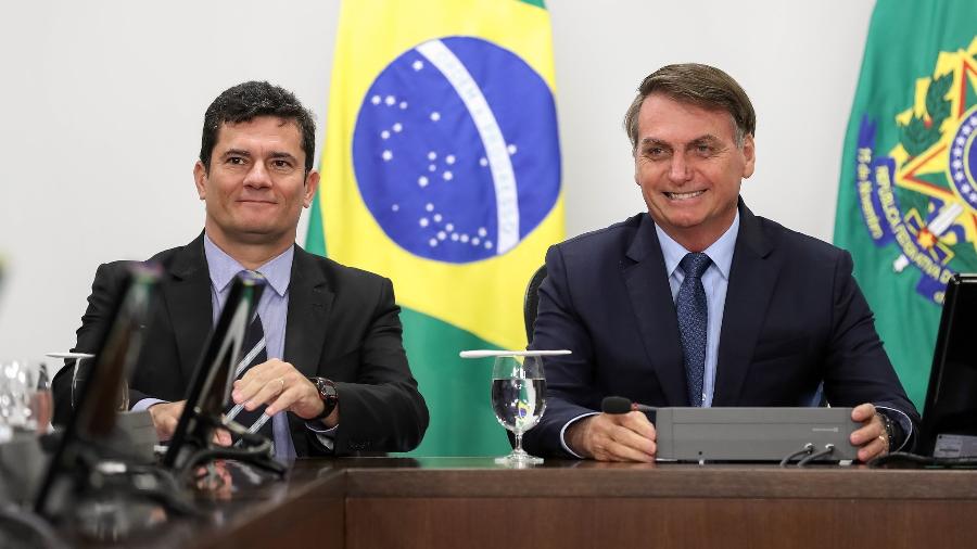5.fev.2020 - O presidente Jair Bolsonaro (sem partido) em reunião com o então ministro da Justiça, Sergio Moro, e secretários - Marcos Corrêa/PR