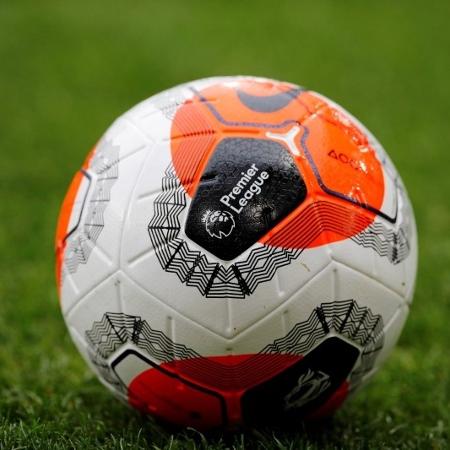 Logotipo da Premier League em bola usada no Campeonato Inglês - 