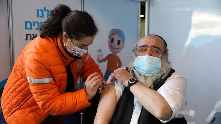 Israel quer ser o primeiro país a sair da pandemia de covid - EPA