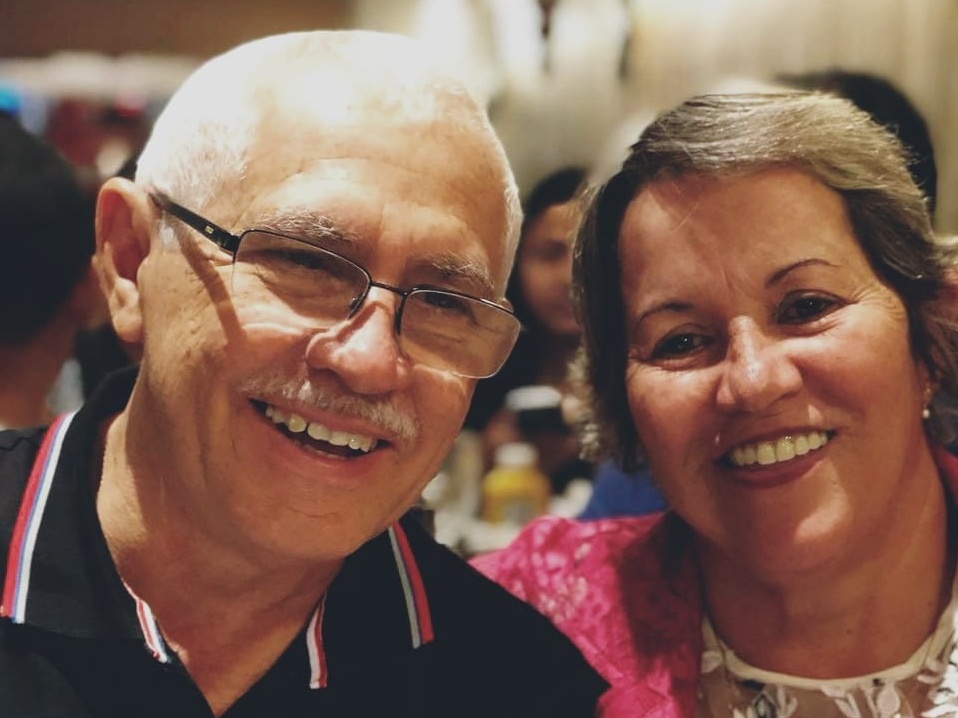 "Agora só vou sair quando me vacinar", diz idosa após pegar covid na igreja