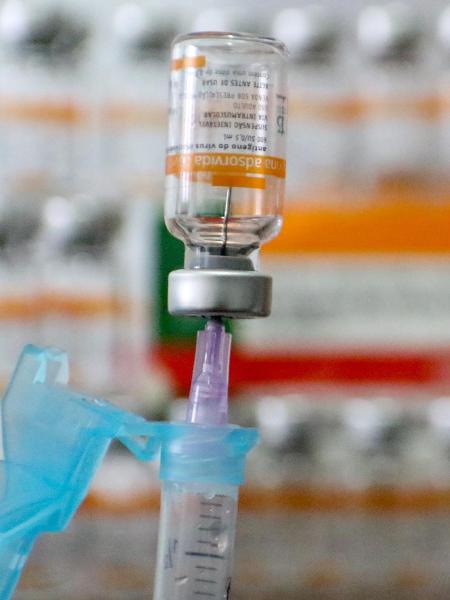 Doses da Coronavac, vacina contra a covid-19 produzida pelo Instituto Butantan - Marlon Costa/FuturaPress/Estadão Conteúdo