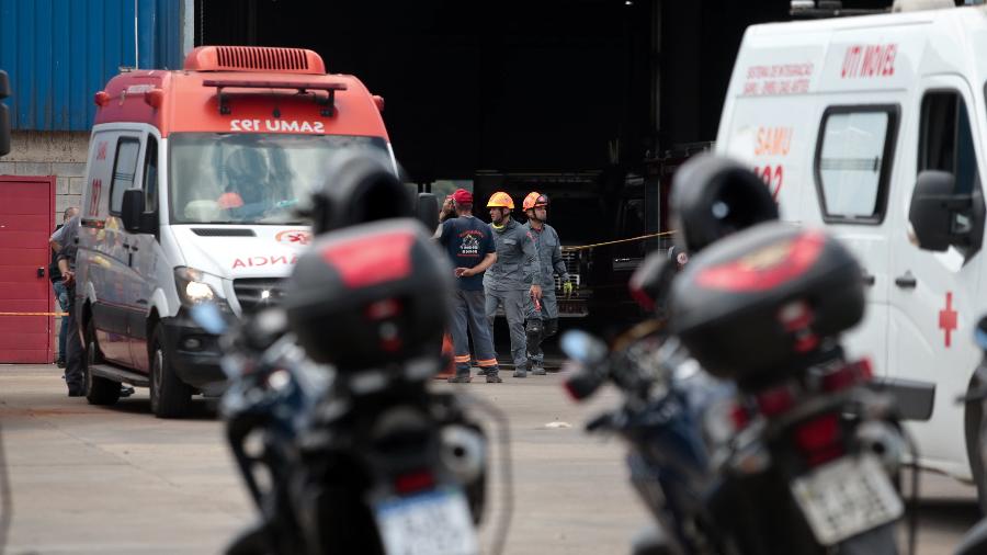 Segundo Corpo de Bombeiros, desabamento ocorreu às 8h55 em uma empresa de comércio e locação de contêineres - FELIPE RAU/ESTADÃO CONTEÚDO