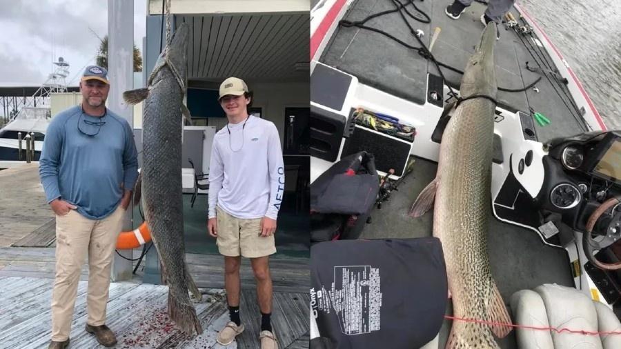 Keith Dees e seu filho Huntley capturaram um peixe-jacaré - Reprodução/Facebook
