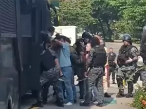 'Inconstitucional', diz Sâmia sobre detenção de Glauber após protesto no RJ