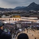 Manifestantes em Seul em 4 janeiro de 2025 durante protesto a favor e contra detenção de presidente