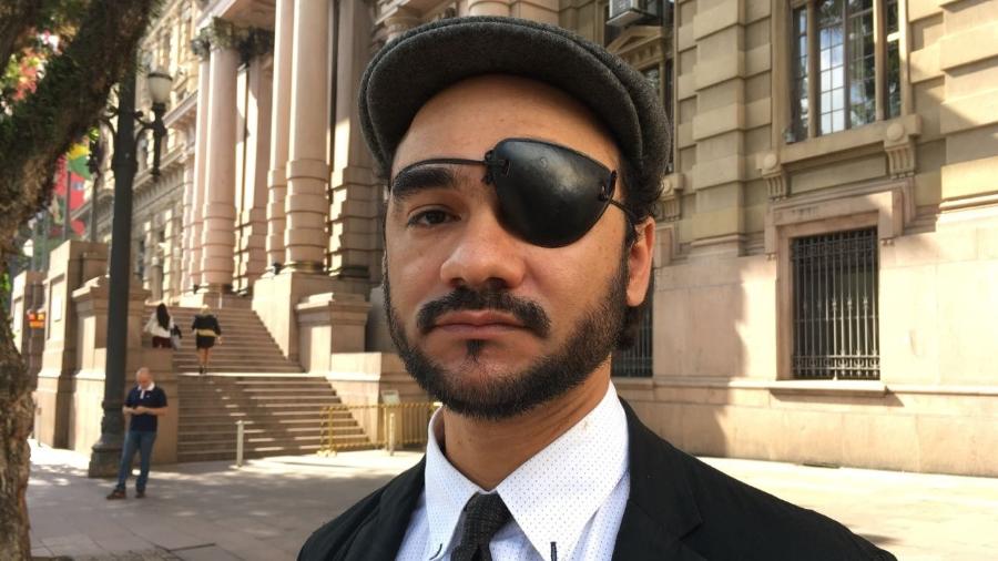 Sérgio Silva perdeu o olho esquerdo ao ser atingido por uma bala de borracha disparada por um PM em 13 de junho de 2013 - UOL
