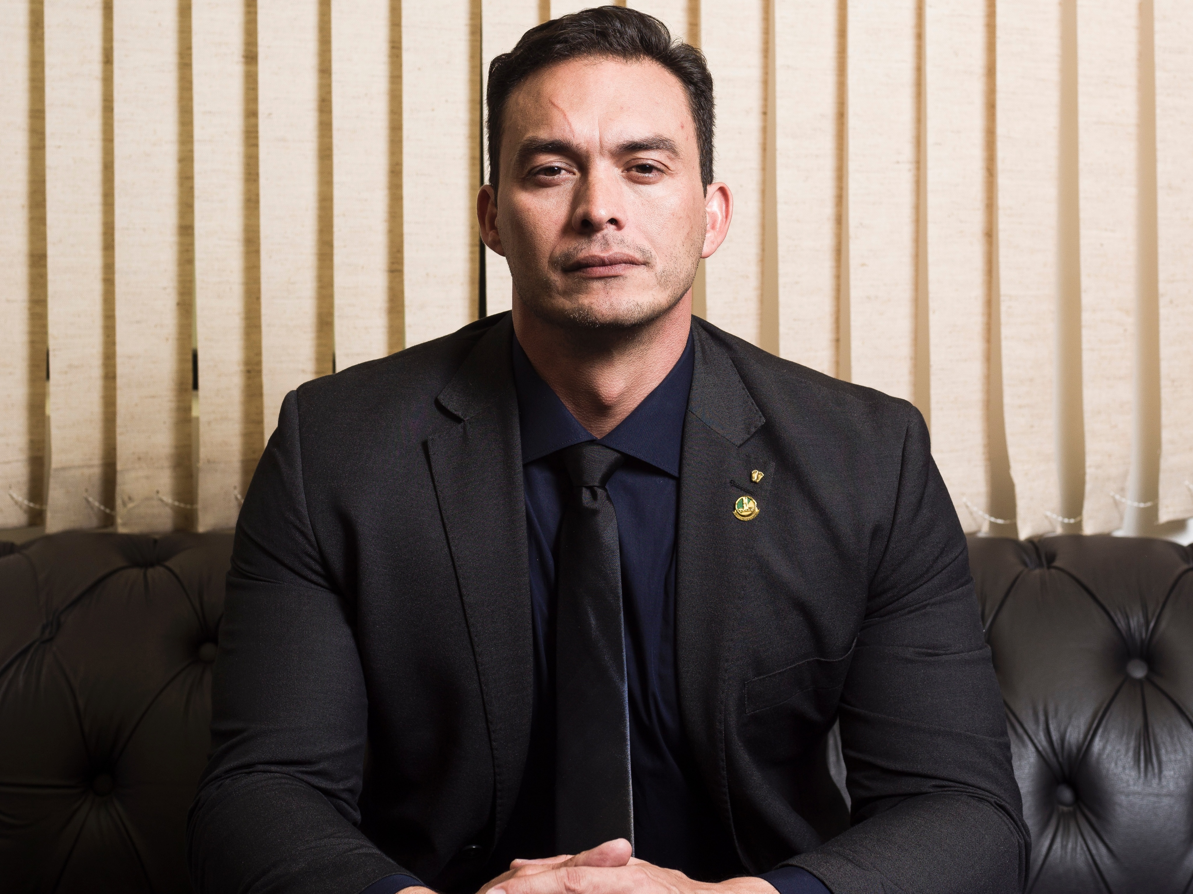 Senador chama Senado de 'chiqueiro' e lamenta que vagabundo vire excelência