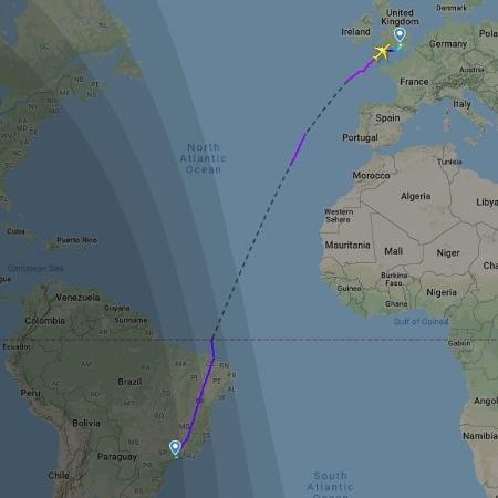 Avião chega a passar quase oito horas sobre o oceano em uma viagem de São Paulo a Londres