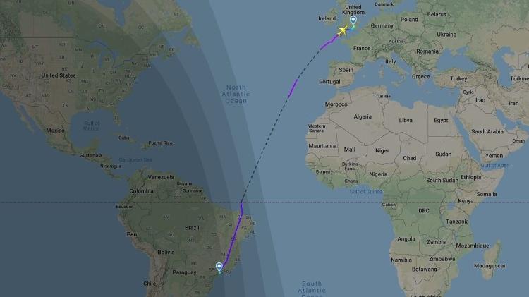 Avião chega a passar quase oito horas sobre o oceano em uma viagem de São Paulo a Londres - Reprodução/FligthRadar24