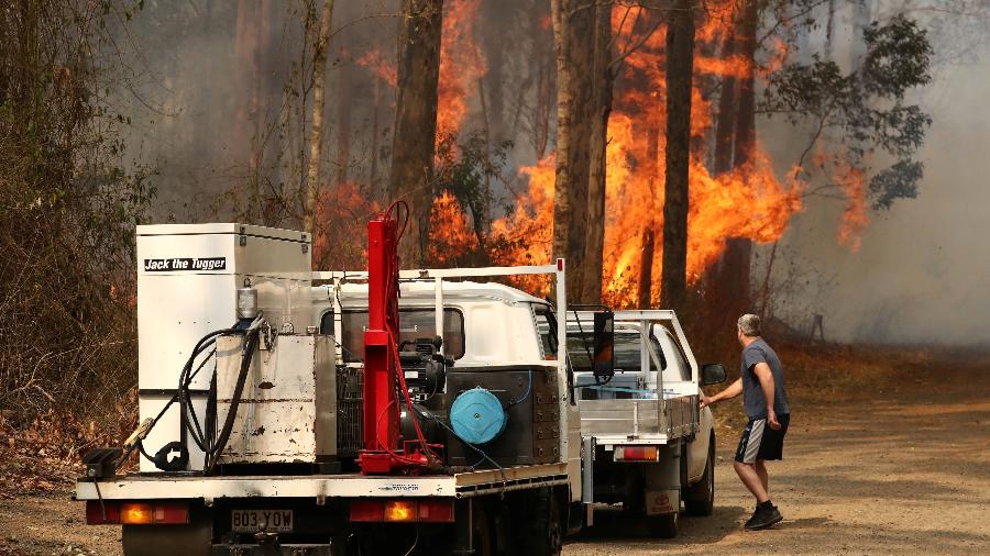Incêndio atinge floresta na área de Busbys Flat, na Austrália - Jason O"Brien/Reuters