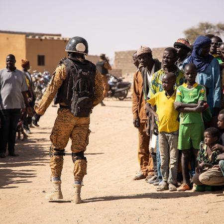Soldado da Burkina Faso em Dori - OLYMPIA DE MAISMONT/AFP