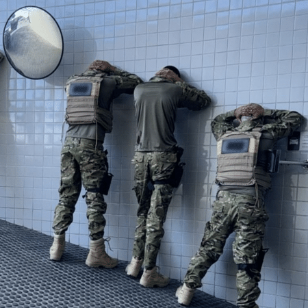 Cinco pessoas, com uniforme do Bope, foram presas em Maceió