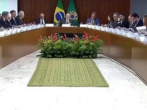 Lula apresenta PEC de Segurança Pública a governadores e ouve reclamações