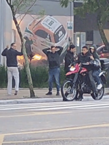 Um homem de 36 anos foi baleado nas costas em tentativa de roubo a moto perto do Terminal João Dias, zona sul de São Paulo Um homem de 36 anos foi baleado nas costas em tentativa de roubo a moto perto do Terminal João Dias, zona sul de São Paulo