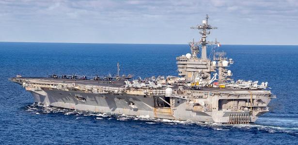 Photo: noticias.uol.com.br USS Abraham Lincoln Docks in Thailand After Record 286-Day Deployment Amid Wear and Mental Health Concerns