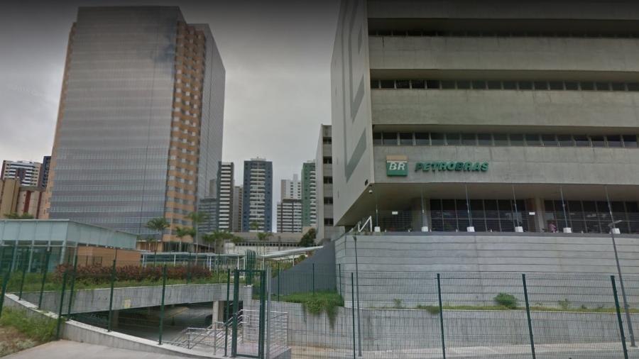 A construção da Torre Pituba (à esquerda) é alvo da Operação da Polícia Federal - Reprodução/ Google Street View
