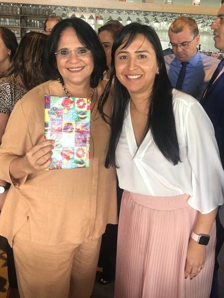 Damares (à esquerda) com Sandra Terena, secretária de Políticas de Promoção da Igualdade Racial - Reprodução/Instagram