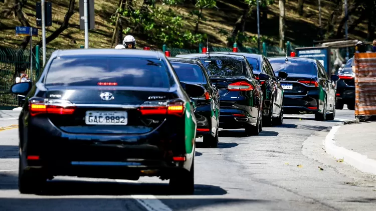 Comitiva de Bolsonaro utilizava Ford Fusion blindados  - ALOISIO MAURICIO/FOTOARENA/ESTADÃO CONTEÚDO - ALOISIO MAURICIO/FOTOARENA/ESTADÃO CONTEÚDO