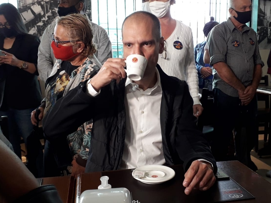 Apesar de alta em internações, Covas diz não haver 2ª onda em São Paulo